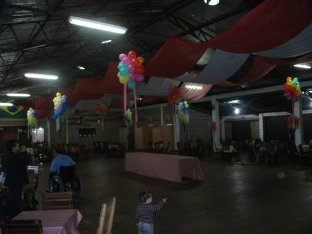 Vista parcial do salão de festas do PTG João Manoel.